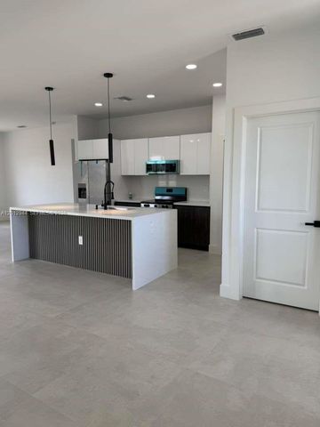 3629 E Gator Circle, Cape Coral, FL 33909