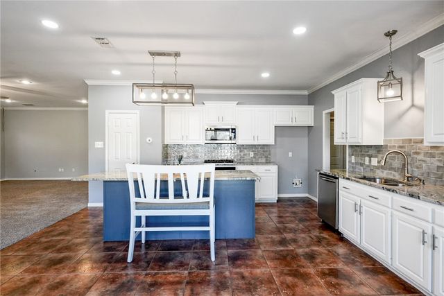 4253 Rapids Dr, Corpus Christi, TX 78410