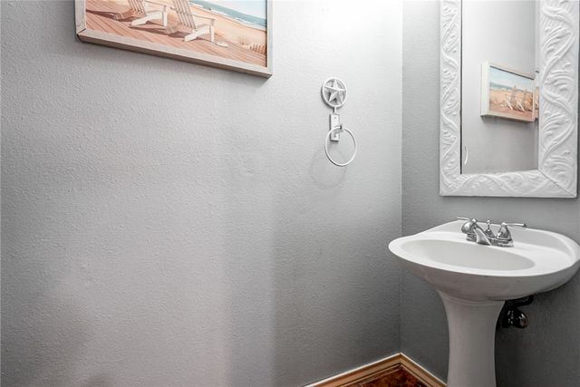 4253 Rapids Dr, Corpus Christi, TX 78410