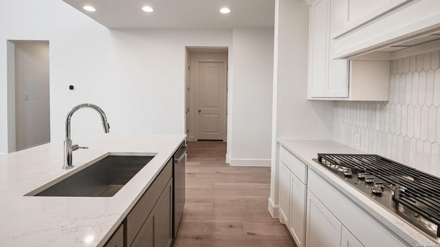 4011 Parchman, Schertz, TX 78124