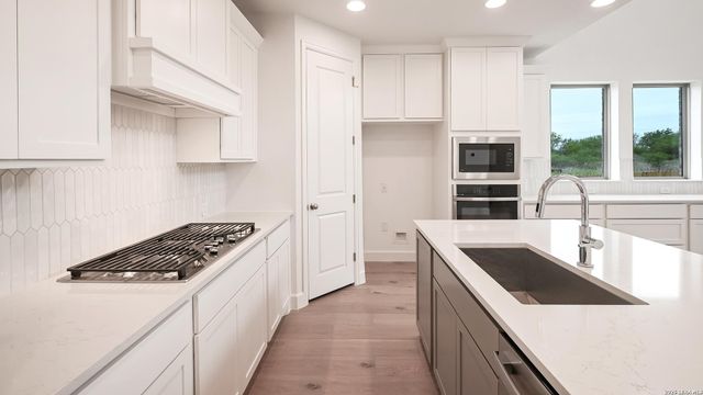 4011 Parchman, Schertz, TX 78124