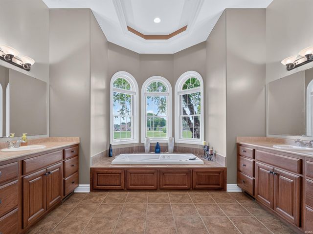 12223 Leo Road, Fort Wayne, IN 46845