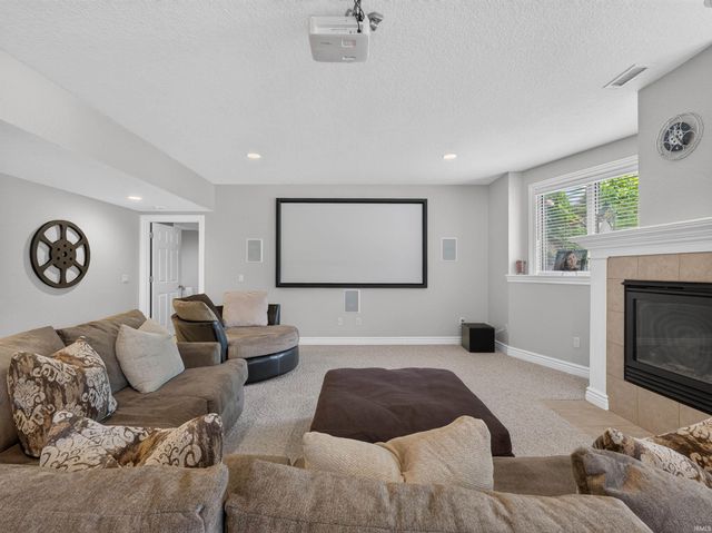 12223 Leo Road, Fort Wayne, IN 46845