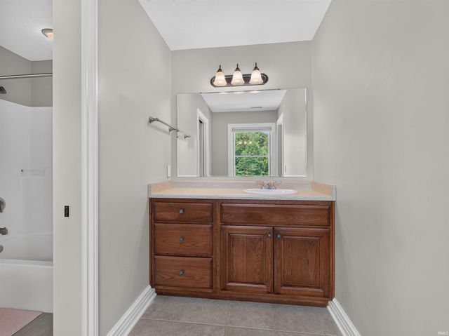 12223 Leo Road, Fort Wayne, IN 46845
