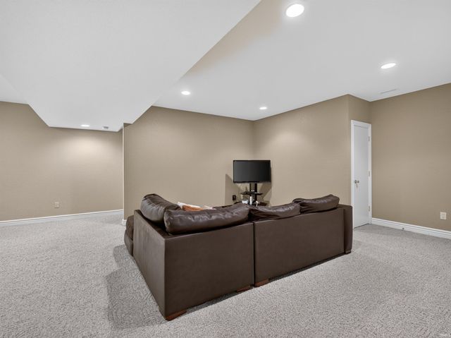 12223 Leo Road, Fort Wayne, IN 46845
