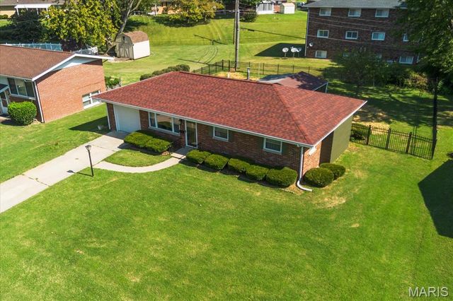 1218 Express Drive, Belleville, IL 62223