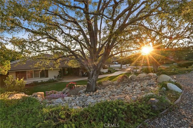 1098 W 25th Street, Upland, CA 91784