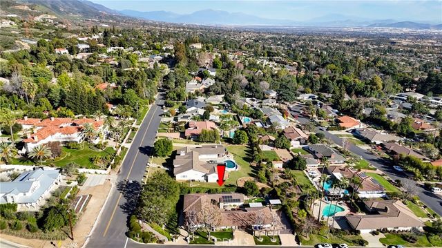 1098 W 25th Street, Upland, CA 91784