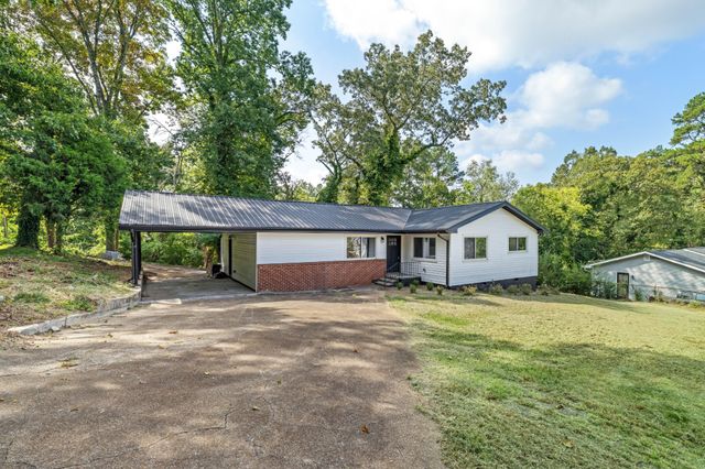 3706 Hemingway Drive, Chattanooga, TN 37406