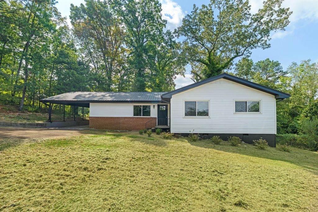 3706 Hemingway Drive, Chattanooga, TN 37406