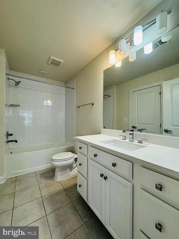 22265 CORNERSTONE CROSSING TER, Ashburn, VA 20148