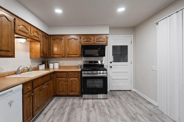 25660 S 625 Road, Grove, OK 74344