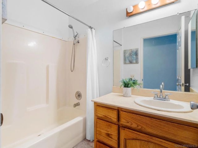 1568 Thomas Ave, San Diego, CA 92109