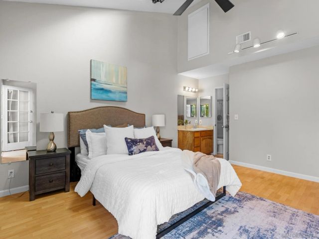 1568 Thomas Ave, San Diego, CA 92109