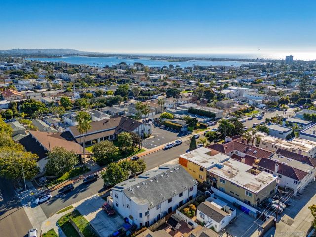 1568 Thomas Ave, San Diego, CA 92109