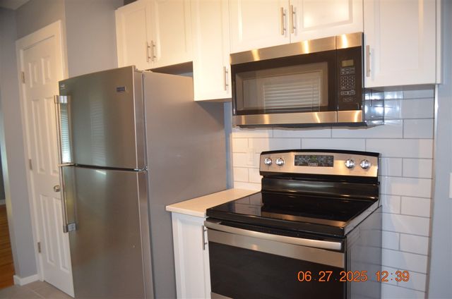 403 Hoover Ave, Benton Harbor, MI 49022