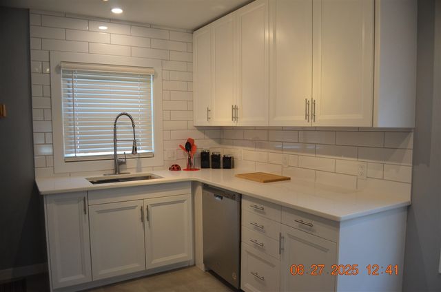 403 Hoover Ave, Benton Harbor, MI 49022
