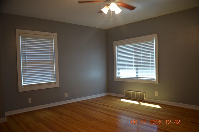 403 Hoover Ave, Benton Harbor, MI 49022