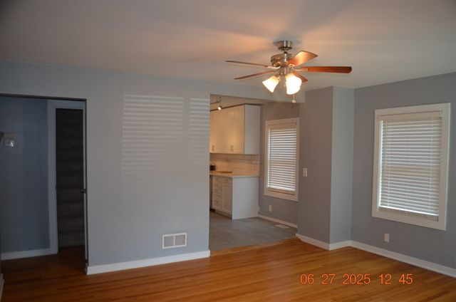 403 Hoover Ave, Benton Harbor, MI 49022