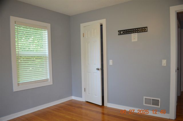 403 Hoover Ave, Benton Harbor, MI 49022