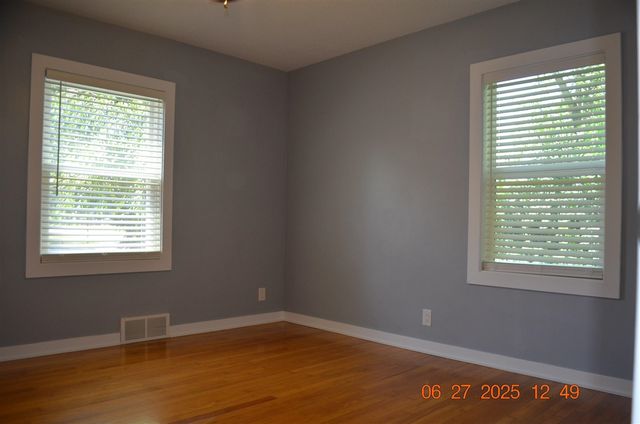 403 Hoover Ave, Benton Harbor, MI 49022