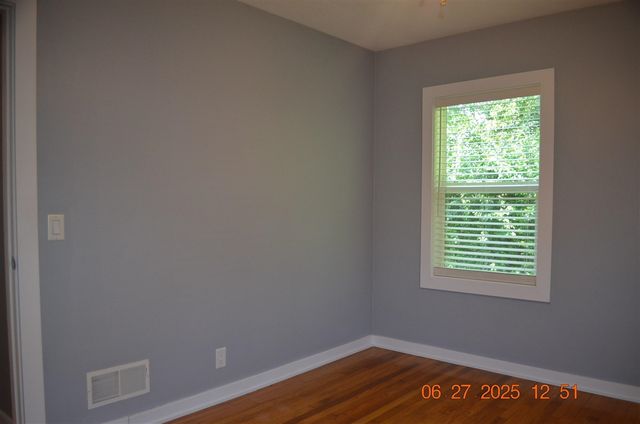 403 Hoover Ave, Benton Harbor, MI 49022