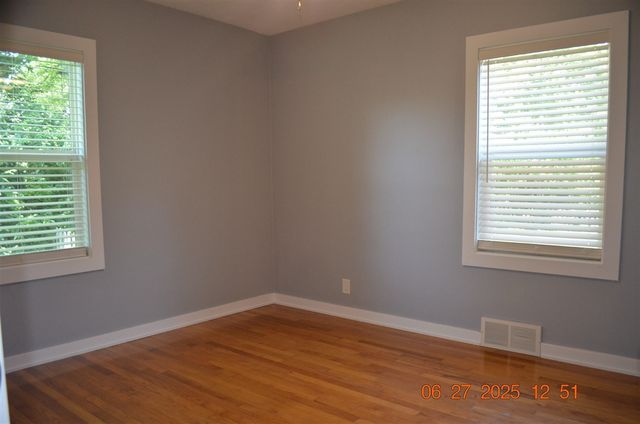 403 Hoover Ave, Benton Harbor, MI 49022
