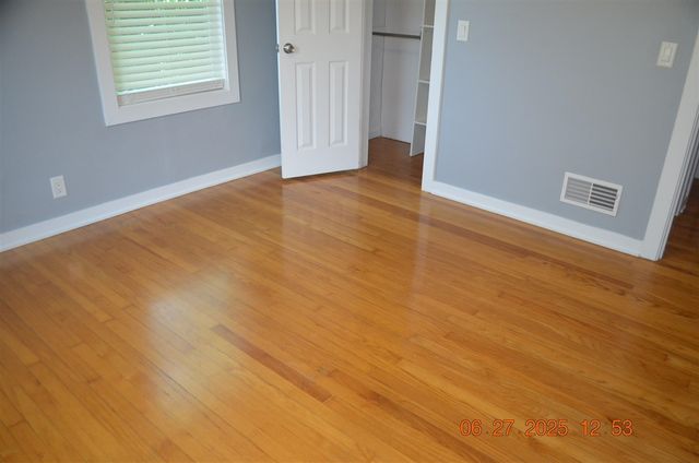 403 Hoover Ave, Benton Harbor, MI 49022