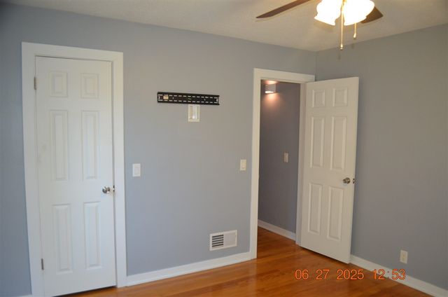 403 Hoover Ave, Benton Harbor, MI 49022