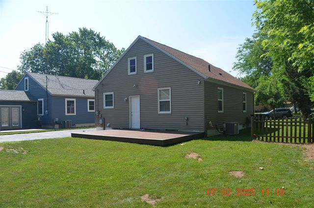 403 Hoover Ave, Benton Harbor, MI 49022