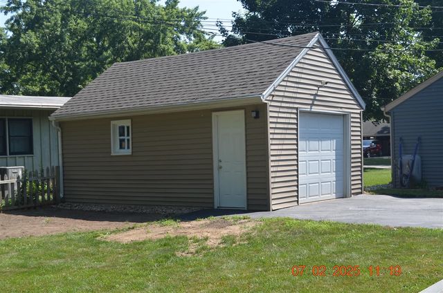 403 Hoover Ave, Benton Harbor, MI 49022