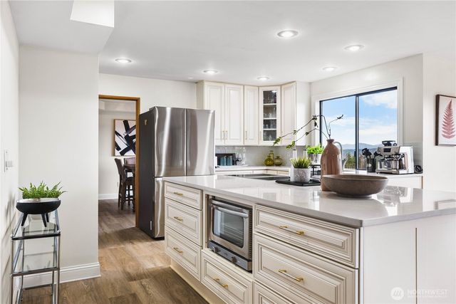 6021 S 298th Place, Auburn, WA 98001