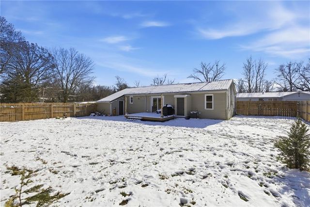 110 W 6th Street, Knob Noster, MO 65336