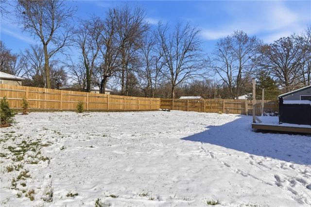 110 W 6th Street, Knob Noster, MO 65336