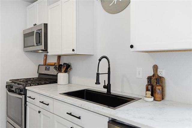 110 W 6th Street, Knob Noster, MO 65336