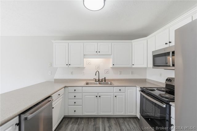 2414 Trinity Run Court, New Albany, IN 47150