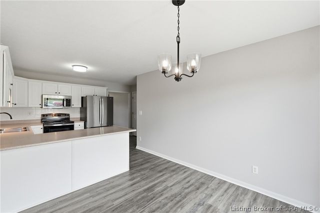 2414 Trinity Run Court, New Albany, IN 47150