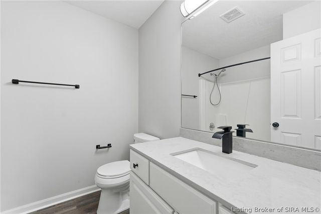 2414 Trinity Run Court, New Albany, IN 47150