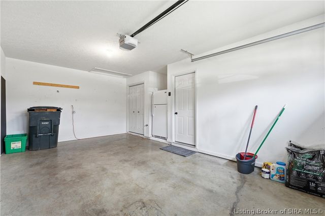 2414 Trinity Run Court, New Albany, IN 47150