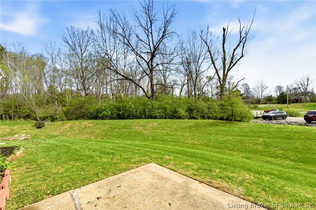 2414 Trinity Run Court, New Albany, IN 47150