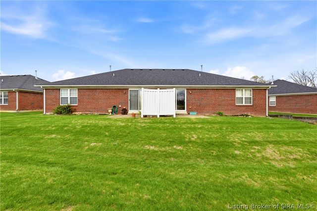 2414 Trinity Run Court, New Albany, IN 47150