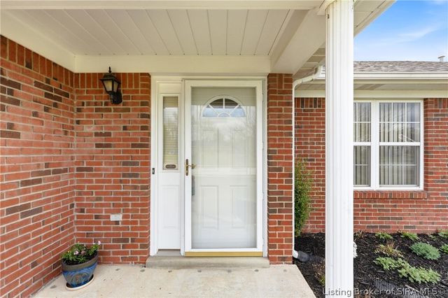 2414 Trinity Run Court, New Albany, IN 47150