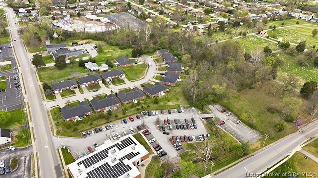 2414 Trinity Run Court, New Albany, IN 47150