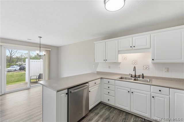 2414 Trinity Run Court, New Albany, IN 47150