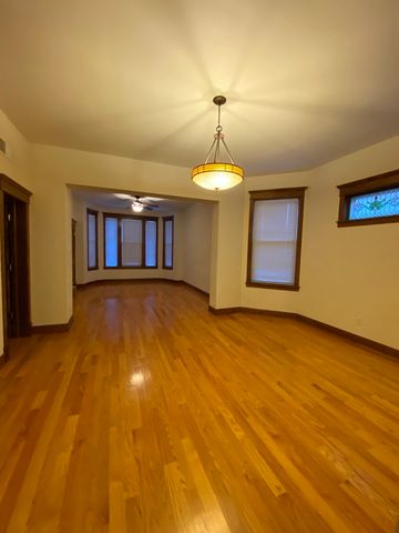 3304 N Albany Avenue, Chicago, IL 60618