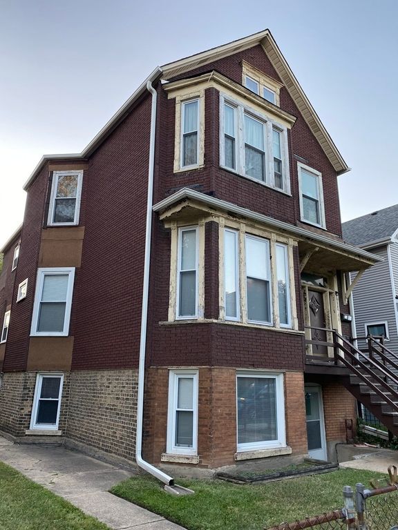 3304 N Albany Avenue, Chicago, IL 60618