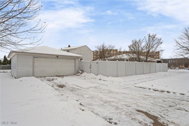 5403 Laurent Drive, Parma, OH 44129