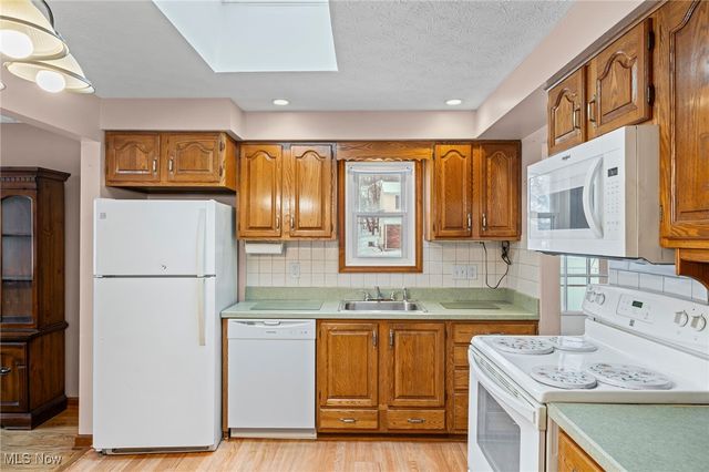 5403 Laurent Drive, Parma, OH 44129