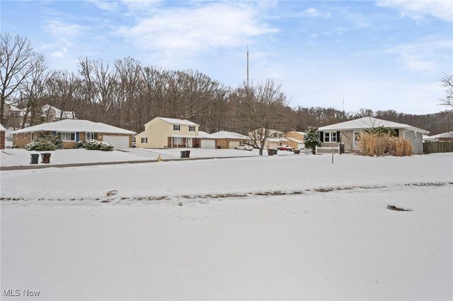 5403 Laurent Drive, Parma, OH 44129