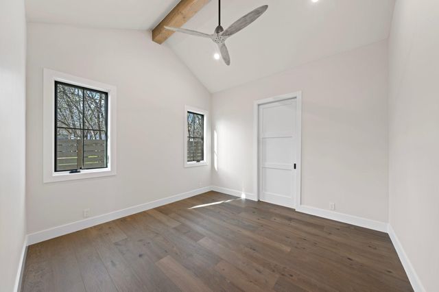 706 W Creek ST, Fredericksburg, TX 78624